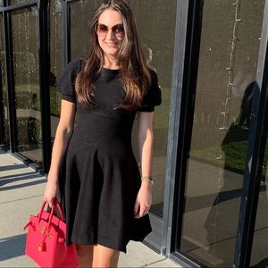 Meet your Posher, Moni